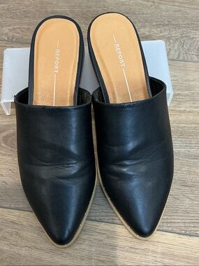 Report Irina Black Pointed Toe Slip-On Mules with Tan Insole, size 7